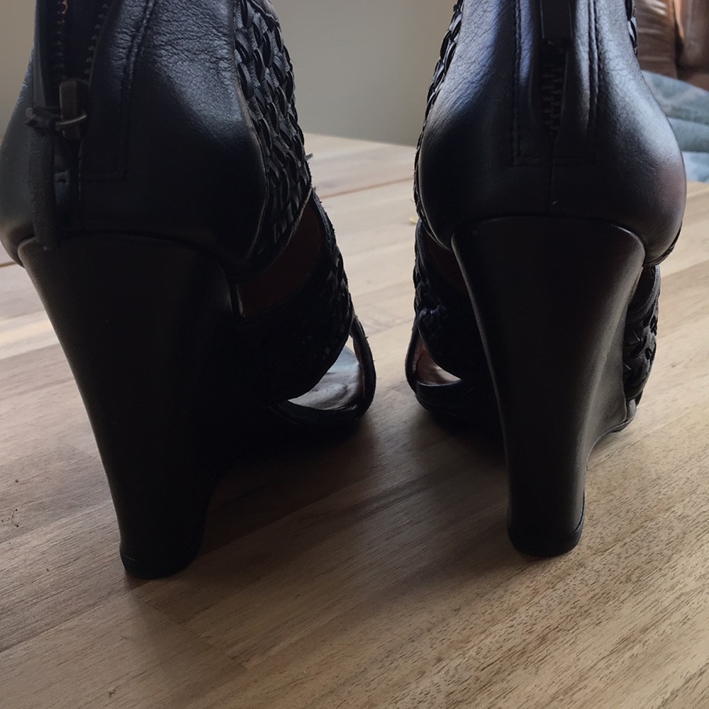 Elizabeth & James Wedge Booties Swoon EUC - Picture 5 of 8